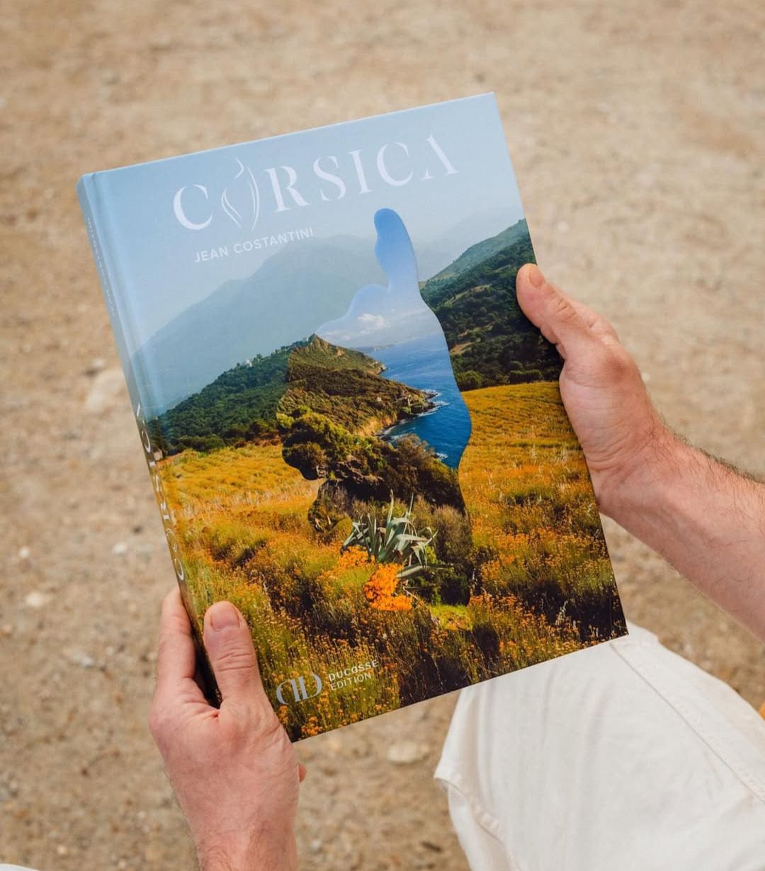 Livre Corsica Jean Costantini design Soins Graphiques