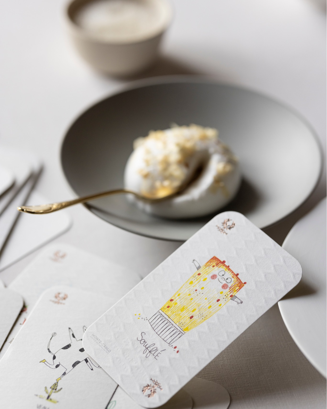 Réalisation de l'identité du restaurant trois étoiles louis XV ducasse par soins graphiques